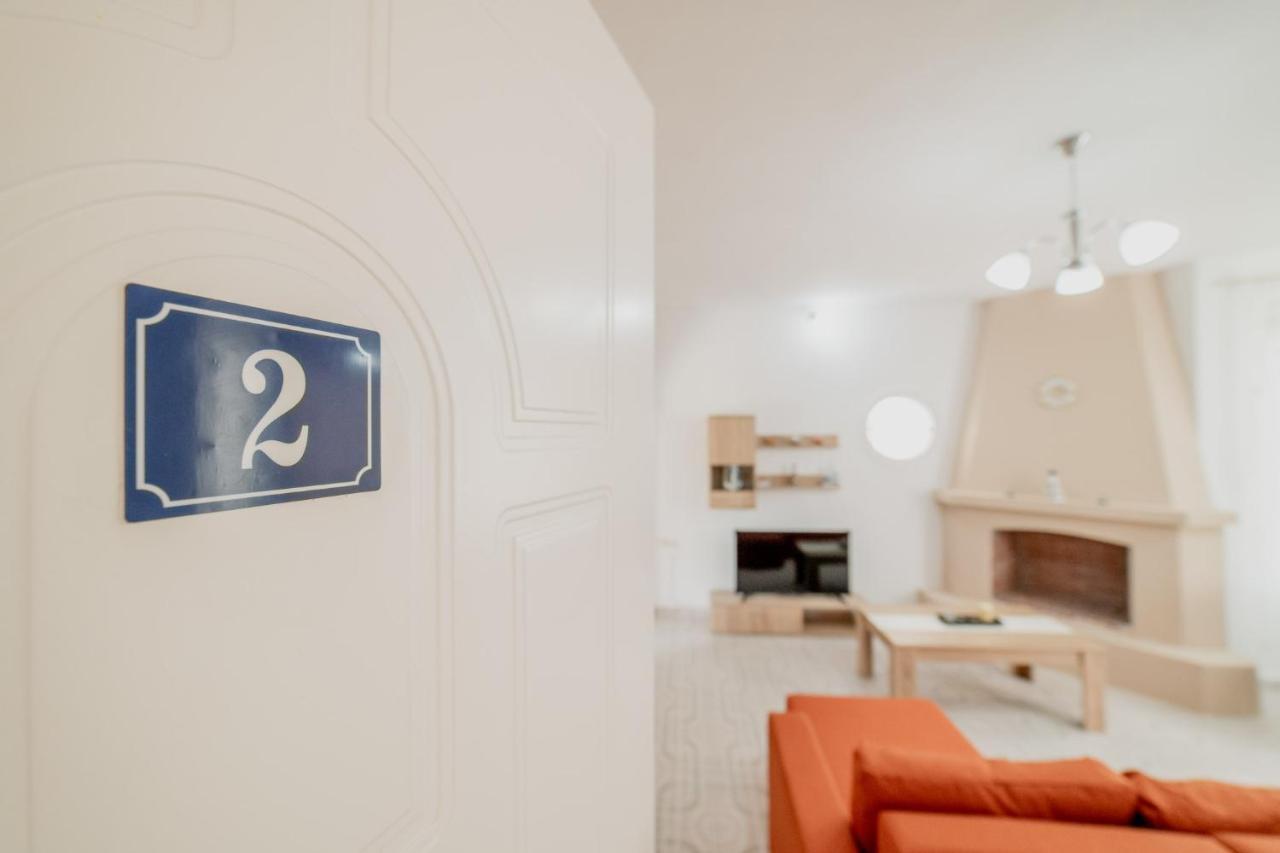 Family Resort 2 โอฟรีนีออน ภายนอก รูปภาพ