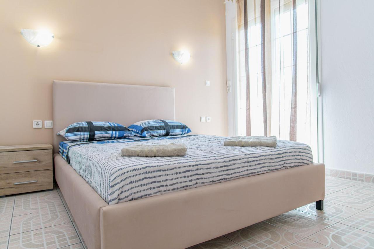 Family Resort 2 โอฟรีนีออน ภายนอก รูปภาพ