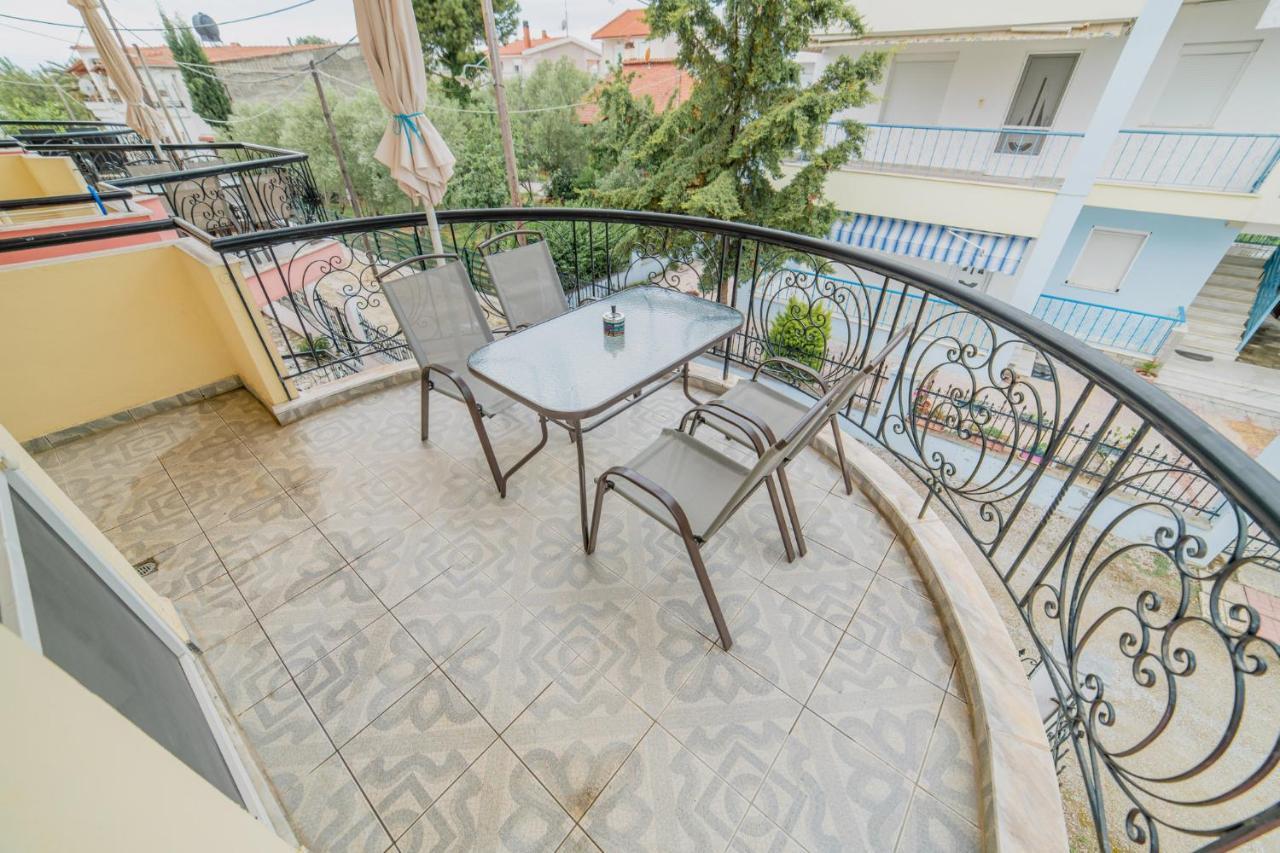 Family Resort 2 โอฟรีนีออน ภายนอก รูปภาพ